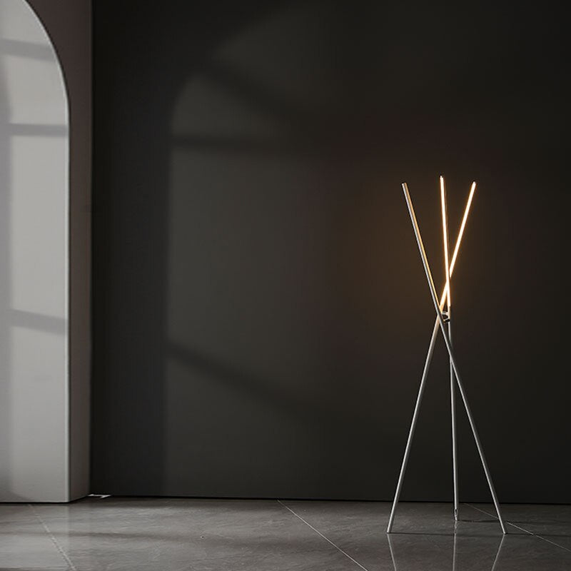 Aluminum 3-pronged Vertical Floor Lamps